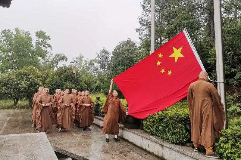 逃离诡异的古庙